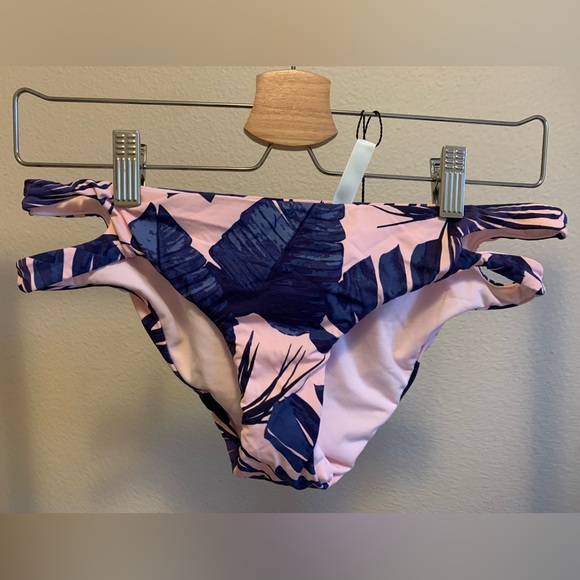 The Bikini Lab Boho Monstera Tropical Leaves Swim Bottom Pink/Purple NWT Small - Picture 2 of 5